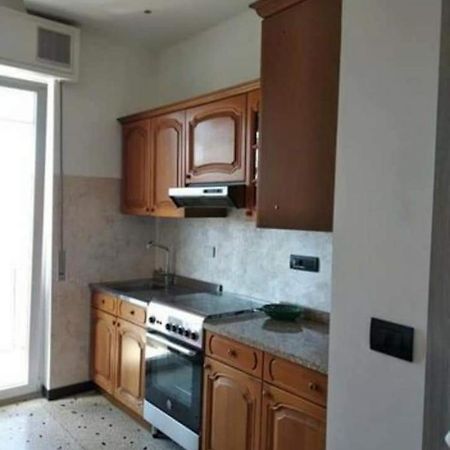 Ad Un Passo Dal Mare Apartman Savona Kültér fotó
