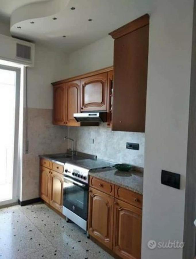 Ad Un Passo Dal Mare Apartman Savona Kültér fotó